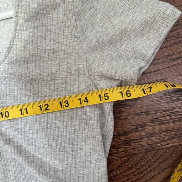 🧁Garage Gray Button Up Top summer preppy minimal coquette cottagecore feminine - Picture 7 of 8